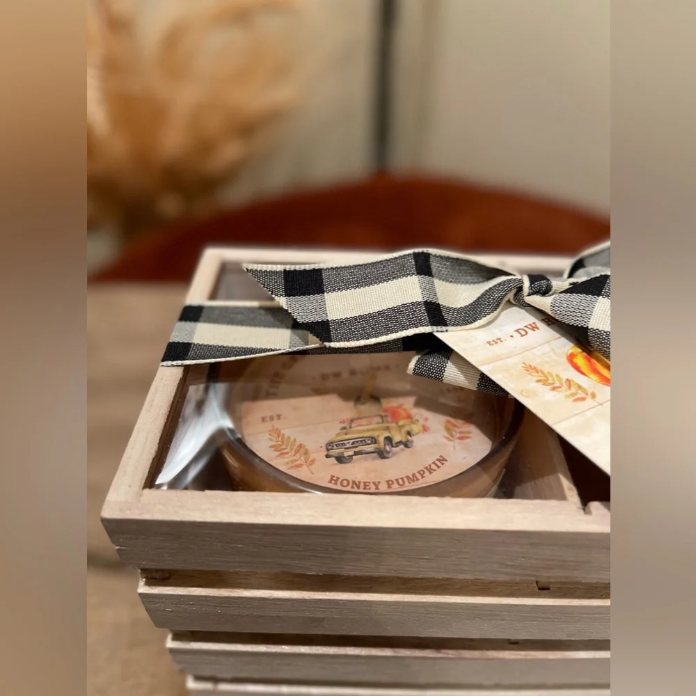 ✨S O L D✨ ➖🎃 DW Home Setof2 Honey Pumpkin Candle w Wooden Holder/Storage Box - Picture 5 of 7